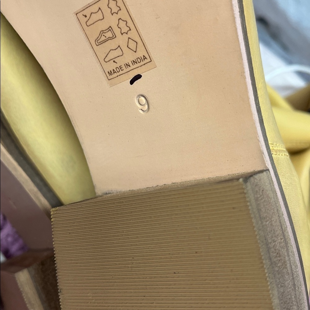 Urban Outfitters Yellow Leather Knee-High Boots 8,9 New - Picture 3 of 4